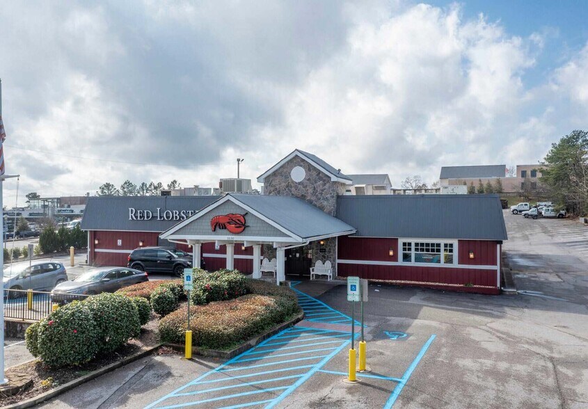 Primary Photo Of 1030 Montgomery Hwy, Vestavia Hills Restaurant For Sale