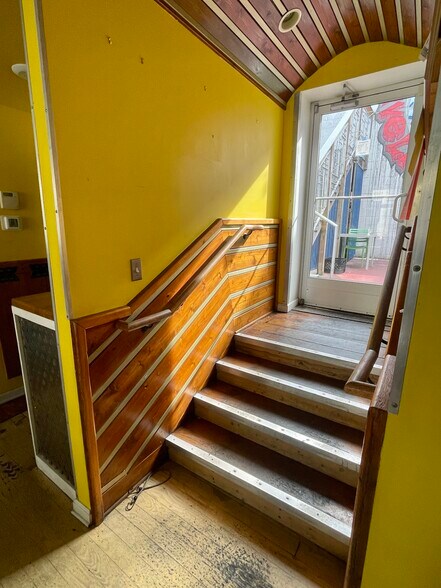 More Photos Of 314 William St, Fredericksburg Storefront For Lease