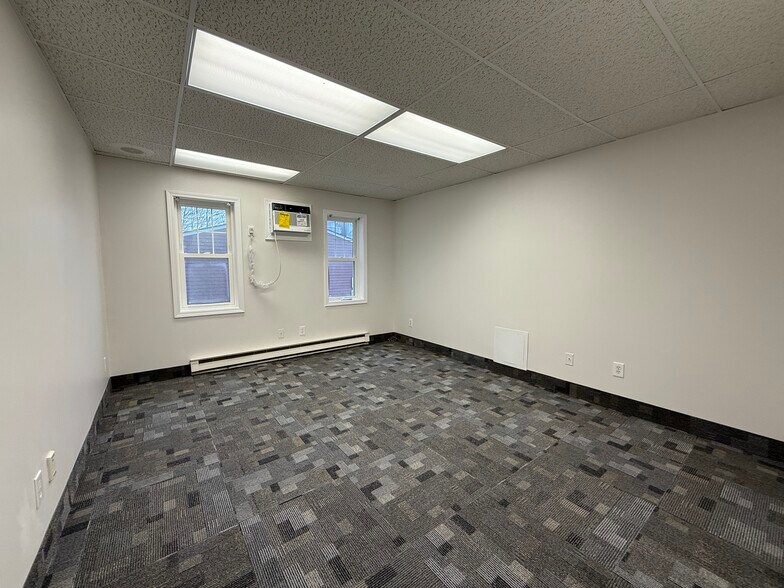 More Photos Of 625 Chandler St, Worcester Storefront Retail Office For Lease