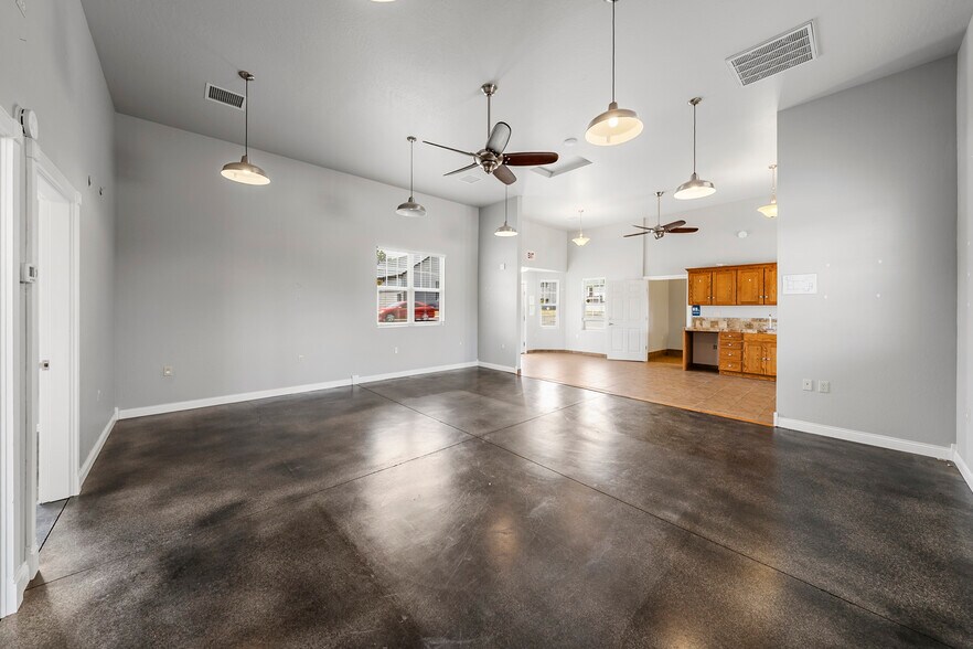More Photos Of 143 S Main St, Phoenix Office For Sale