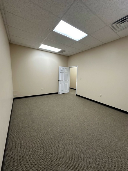 More Photos Of 315 W Ireland Rd, South Bend Unknown For Lease