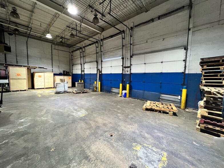 More Photos Of 2930-2932 Lebanon Church Rd, West Mifflin Warehouse For Lease