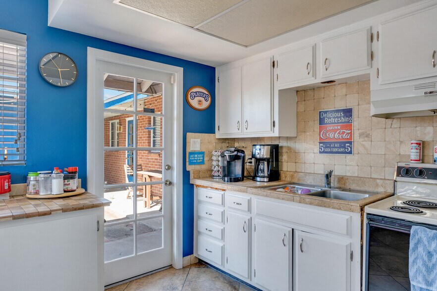 More Photos Of 3428 N 15th Ave, Phoenix Coworking Space