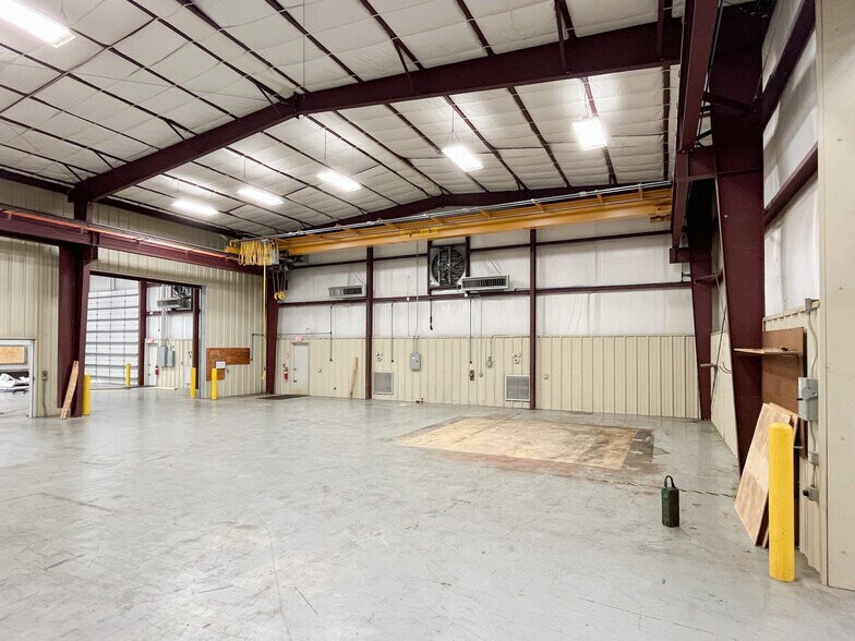 More Photos Of 205 Marcon Dr, Lafayette Manufacturing For Sale