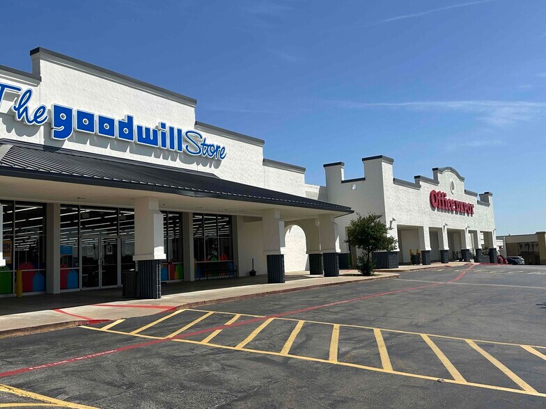 Primary Photo Of 4400 Little Rd, Arlington Unknown For Lease