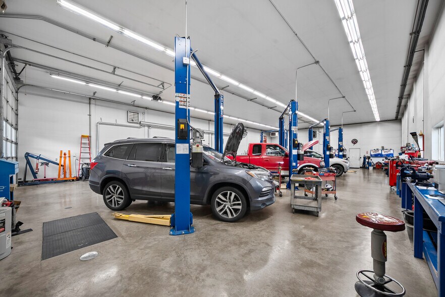 More Photos Of 19011 E Appleway Ave, Greenacres Auto Repair For Sale