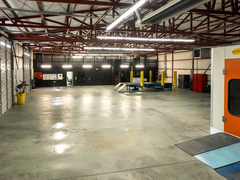 More Photos Of 2308 Icenhour Ct, Lenoir Industrial For Lease