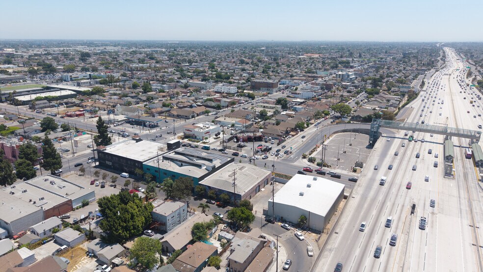 More Photos Of 326-330 W 58th St, Los Angeles Warehouse For Sale