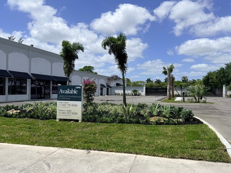 More Photos Of 1195 S Congress Ave, West Palm Beach Showroom For Lease