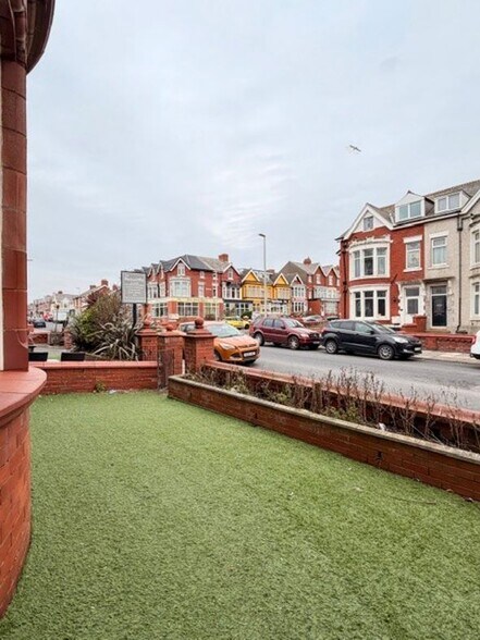 More Photos Of 20-22 Holmfield Rd, Blackpool Hotel For Sale