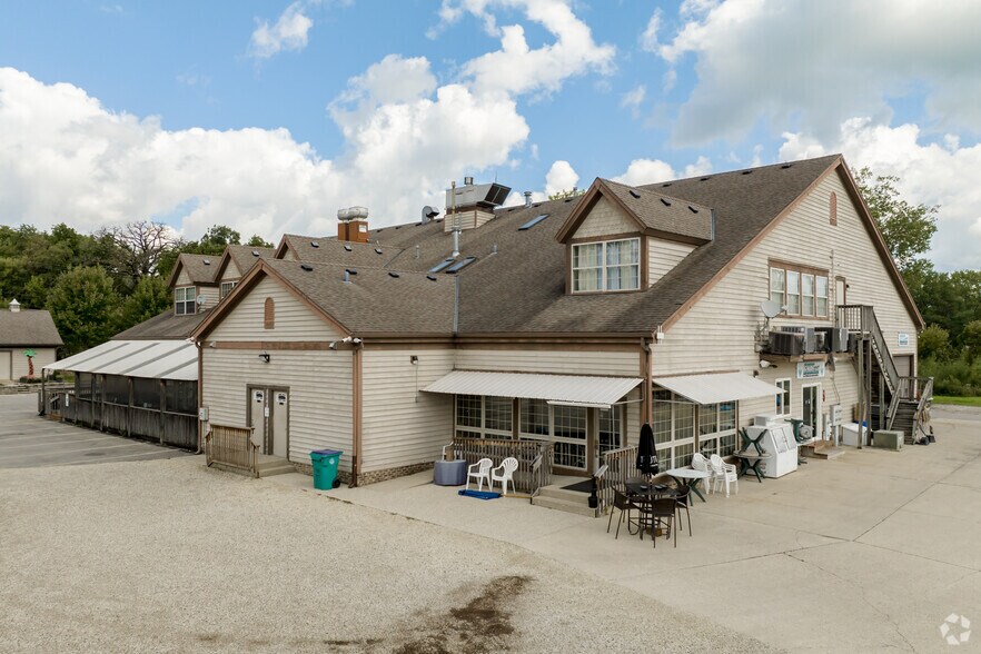 More Photos Of 99 Kazimour Dr, Port Barrington Marina For Lease