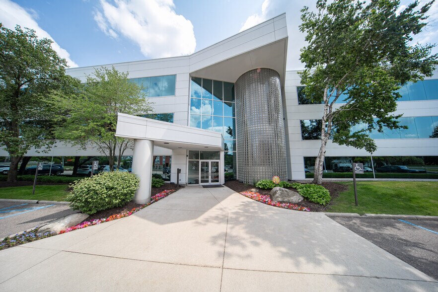 More Photos Of 21800 Haggerty Rd, Northville Office For Lease