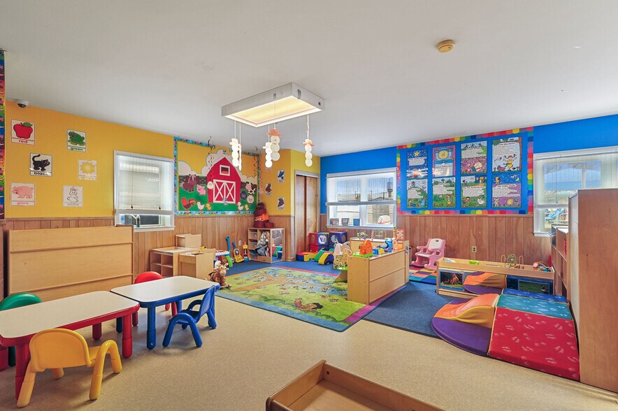 More Photos Of 1339 S Governors Ave, Dover Daycare Center For Sale