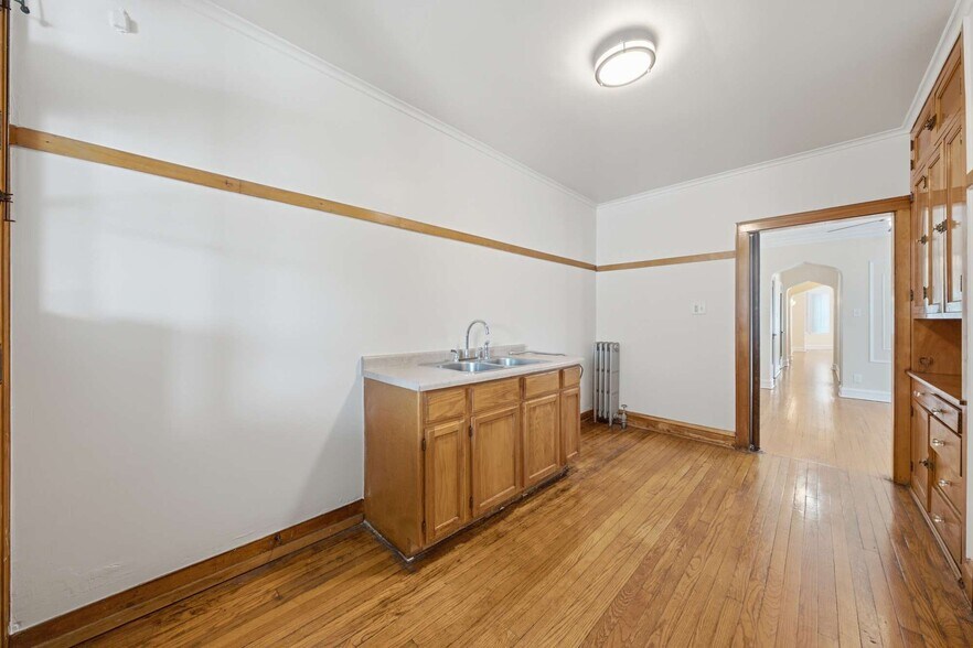 More Photos Of 8138 S Calumet Ave, Chicago Apartments For Sale
