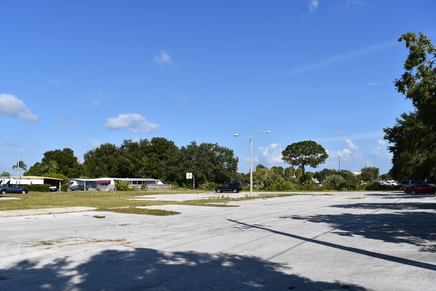 More Photos Of 2147 Pine Forest Dr, Clearwater Warehouse For Sale