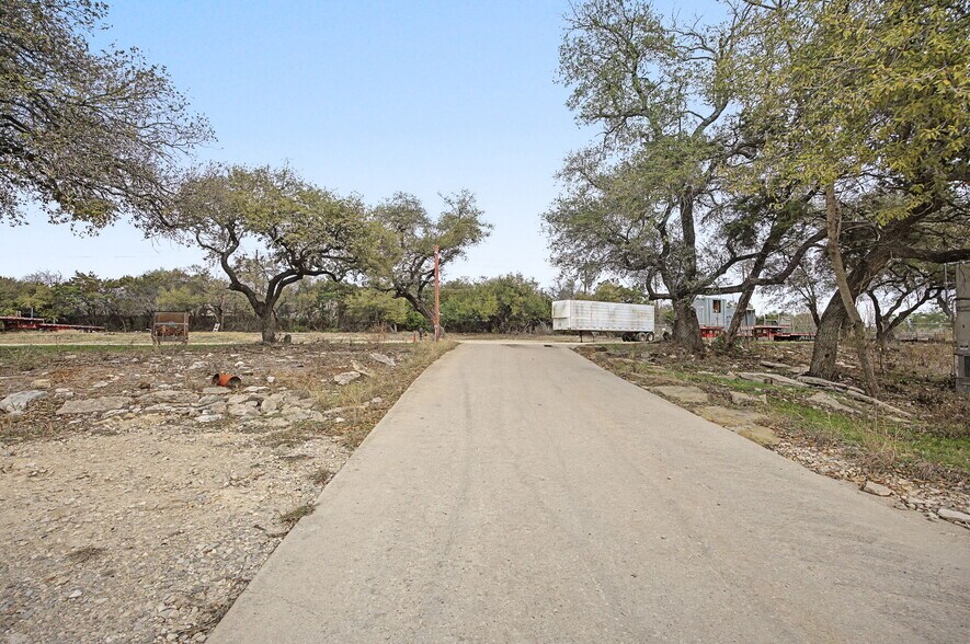 More Photos Of 7900 Hudson Loop, Austin Contractor Storage Yard For Lease