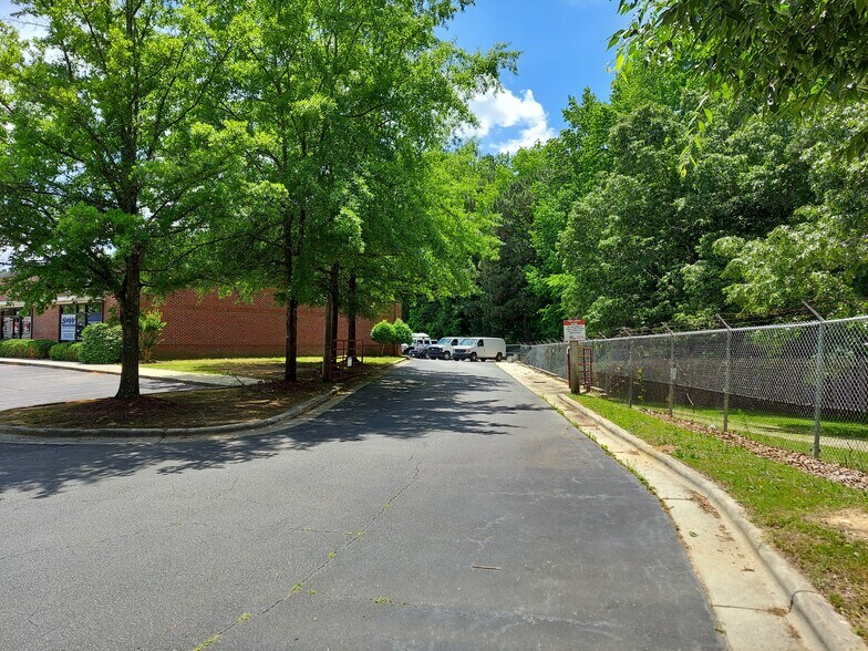 More Photos Of 500 New Hope Rd, Raleigh Light Distribution For Sale