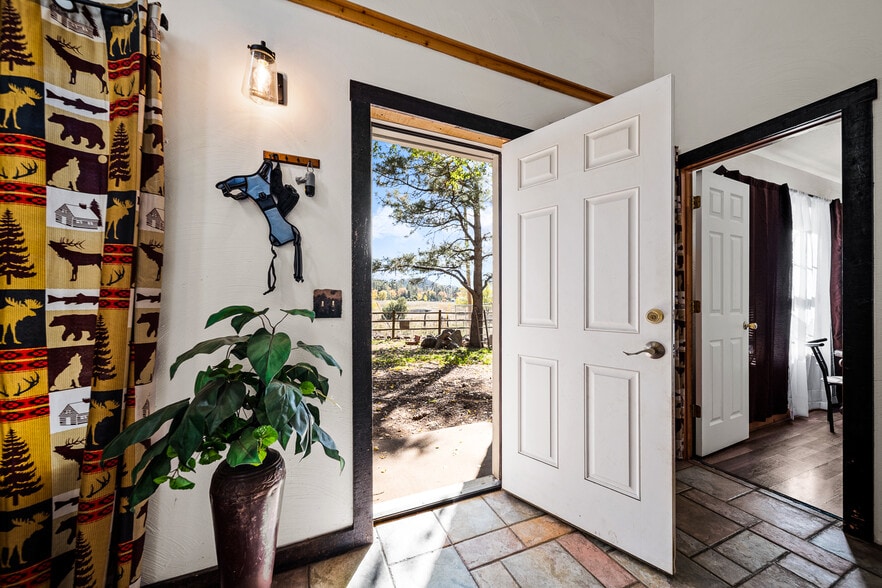 More Photos Of 2089 E White Mountain Blvd, Pinetop Hotel For Sale