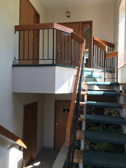 More Photos Of 600 S Holmes Ave, Saint Louis Office For Sale