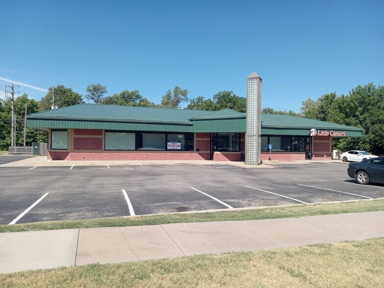 More Photos Of 1001 N Main St, Newton General Retail For Lease