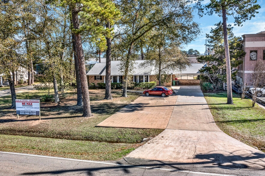 More Photos Of 26206 Oak Ridge Dr, Spring Office For Sale