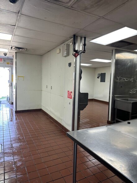 More Photos Of 2400 Richmond Rd, Texarkana Unknown For Lease