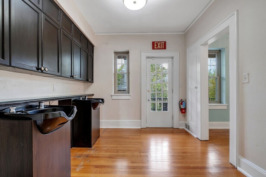 More Photos Of 259 E 7th Ave, Tallahassee Office For Sale