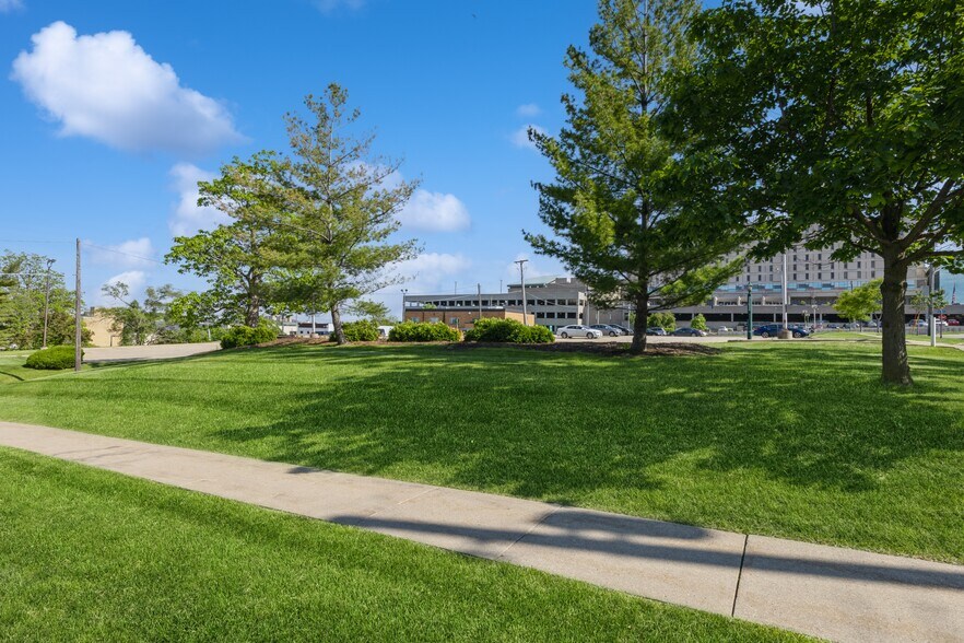 More Photos Of 1203 & 1221 4th Street, Des Moines Land For Sale