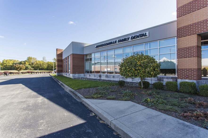 More Photos Of 900 Spring St, Jeffersonville Medical For Lease