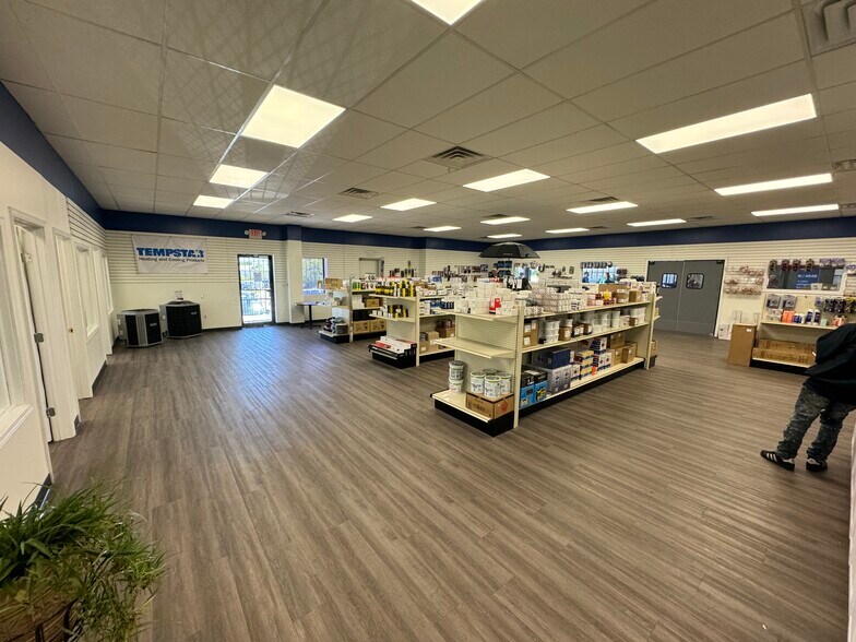 More Photos Of 337 Industrial Dr, Jackson Distribution For Lease