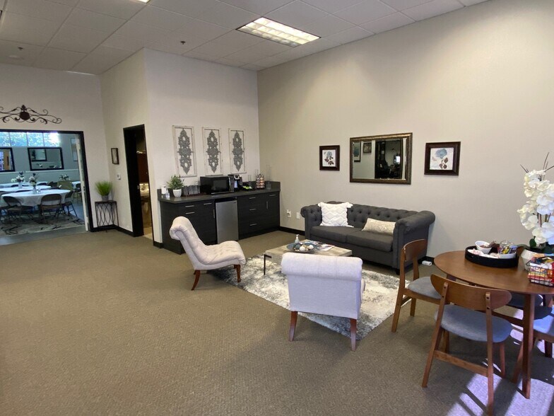 More Photos Of 861 Harold Pl, Chula Vista Research And Development For Sale