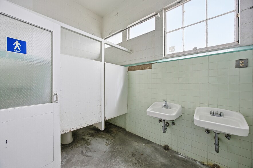 More Photos Of 4202 W El Segundo Blvd, Hawthorne Auto Repair For Sale