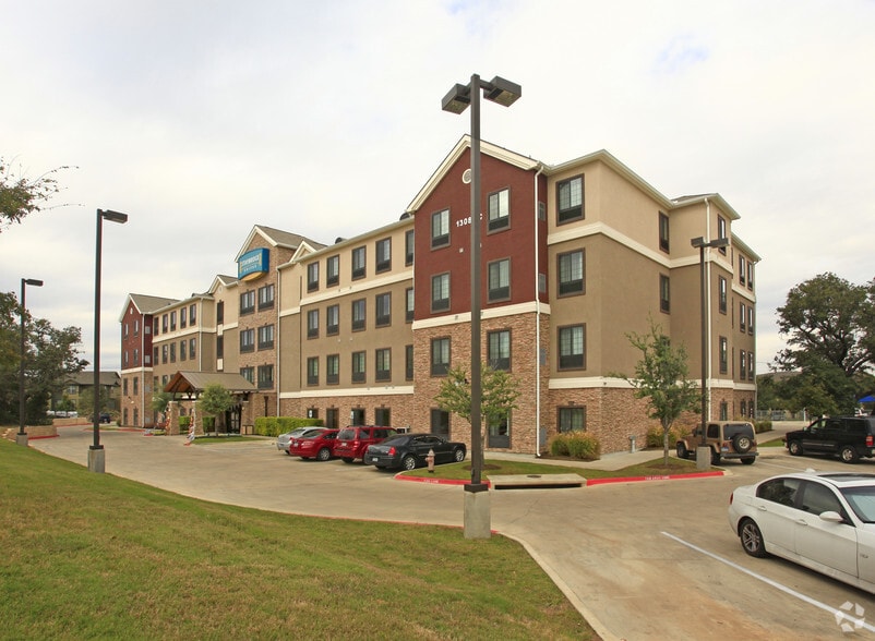 More Photos Of 13087 Research Blvd, Austin Hotel For Sale