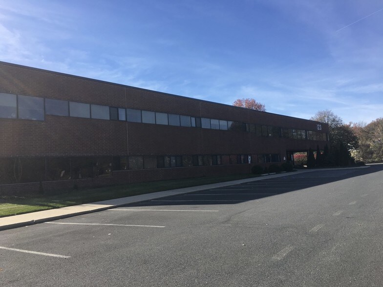 More Photos Of 123 Franklin Corner Rd, Lawrenceville Medical For Lease