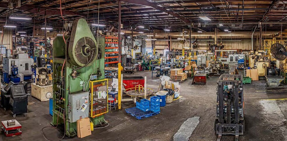 More Photos Of 7470 Industrial Parkway Dr, Lorain Manufacturing For Lease