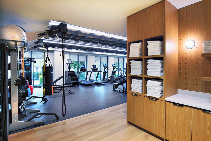 More Photos Of 8401 N Central Expy, Dallas Office For Lease