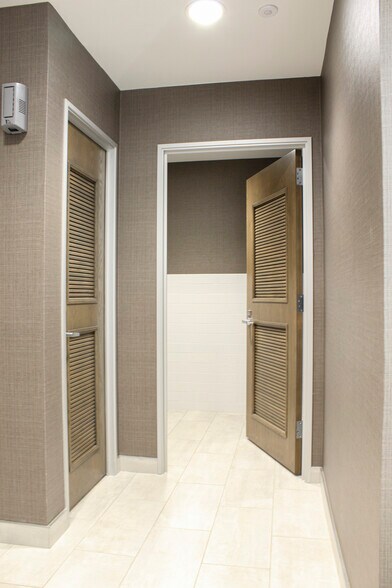 More Photos Of 8390 Lyndon B Johnson Fwy, Dallas Medical For Lease