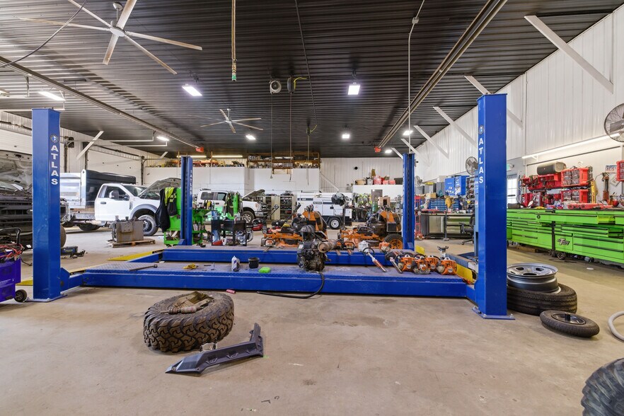 More Photos Of 11 Tyler Dr, North Franklin Showroom For Sale
