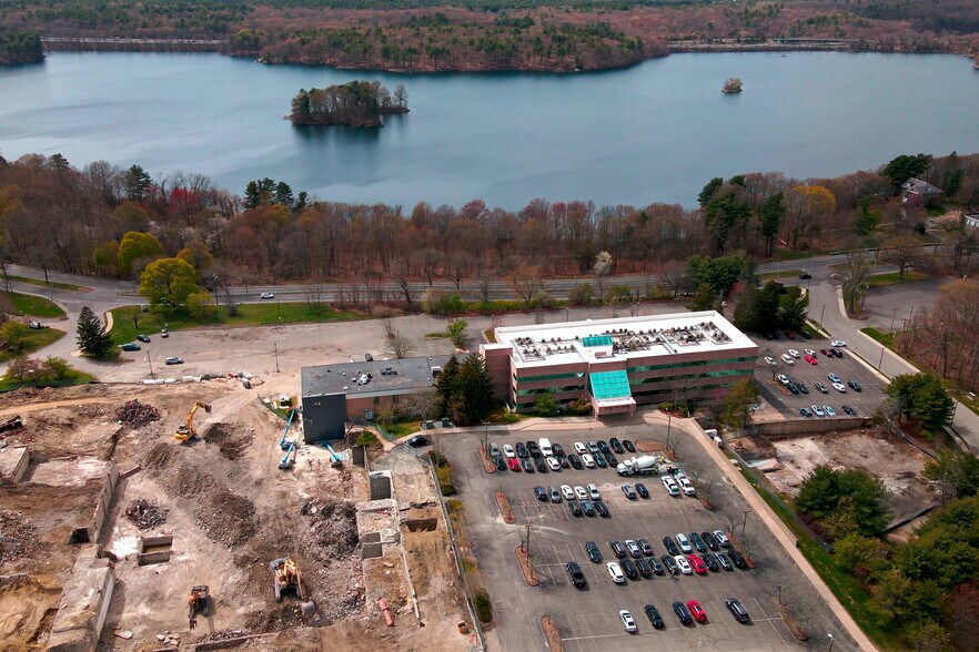 More Photos Of 3 Woodland Rd, Stoneham Medical For Sale