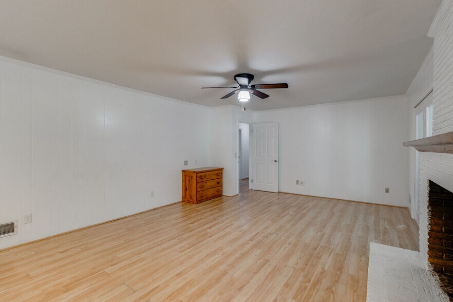 More Photos Of 161 Chapin Rd, Chapin Loft Creative Space For Sale