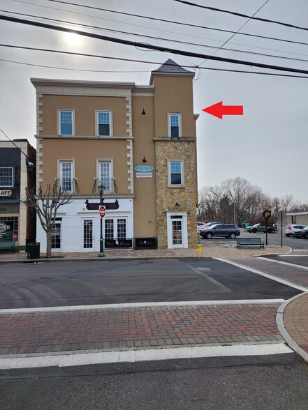 More Photos Of 56 Center St, Southington Office For Lease
