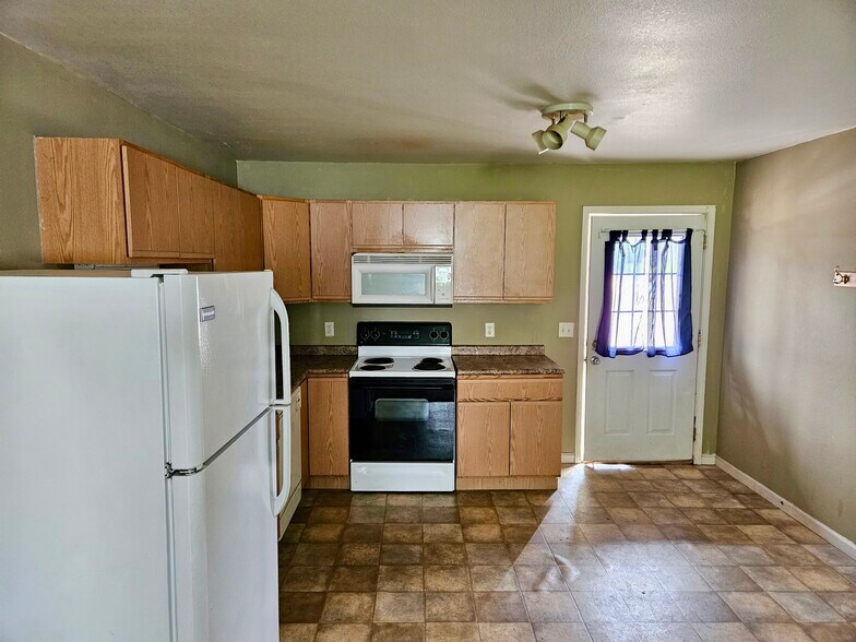 More Photos Of 601-605 W Orchard St, Macomb Apartments For Sale