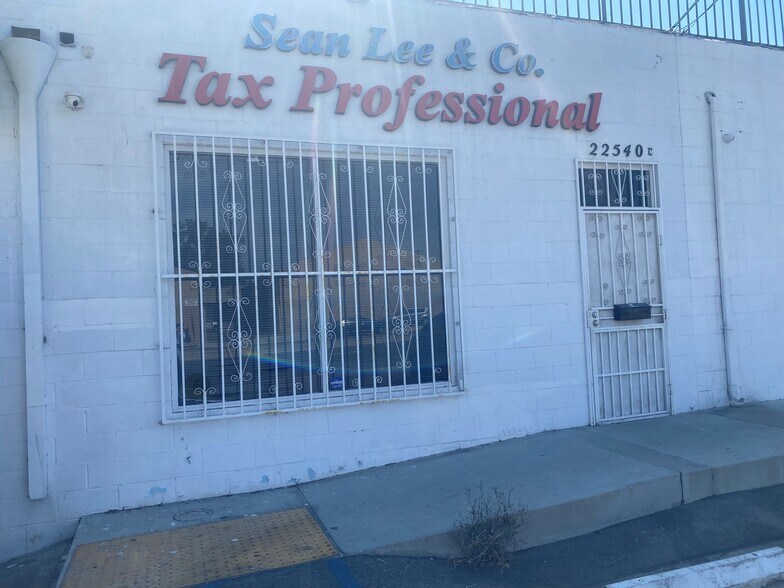 More Photos Of 22540 S Western Ave, Torrance Auto Repair For Lease