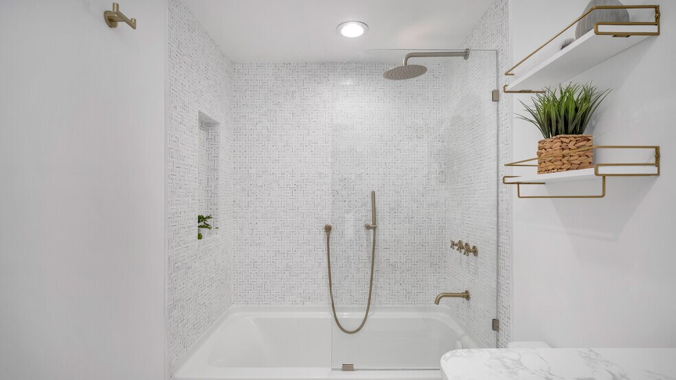 More Photos Of 1351 Seward St, Los Angeles Apartments For Sale
