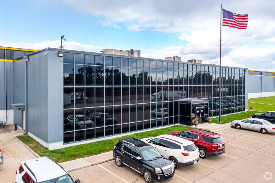 More Photos Of 18765 Seaway Dr, Melvindale Warehouse For Lease