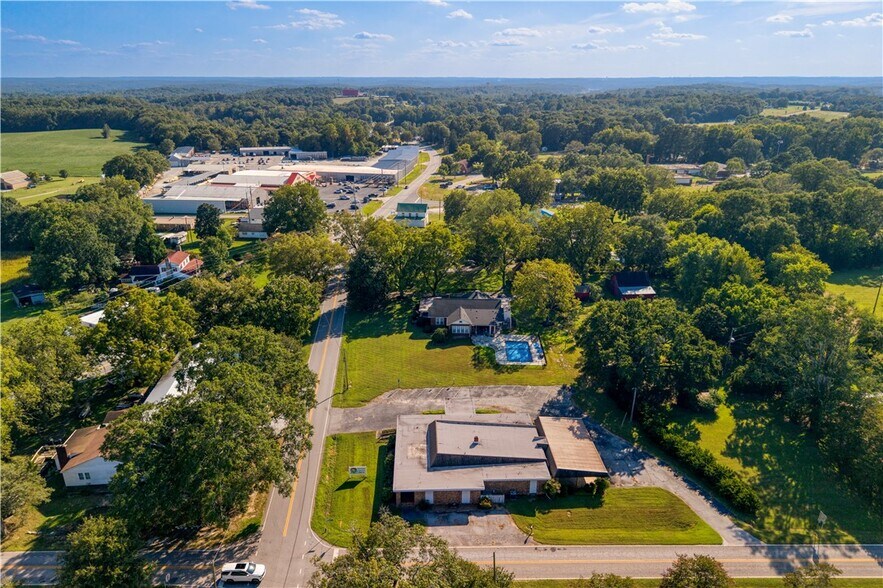 More Photos Of 111 W Pine Grove Rd, Fair Play Office For Sale