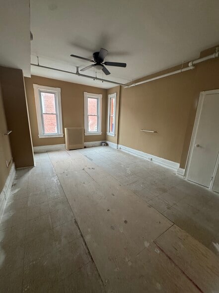 More Photos Of 2449 Shirley Ave, Baltimore Flex For Sale