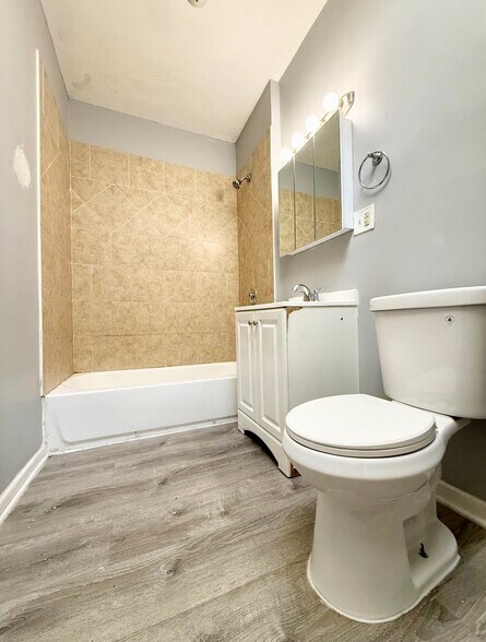 More Photos Of 342 E 71st St, Chicago Apartments For Lease