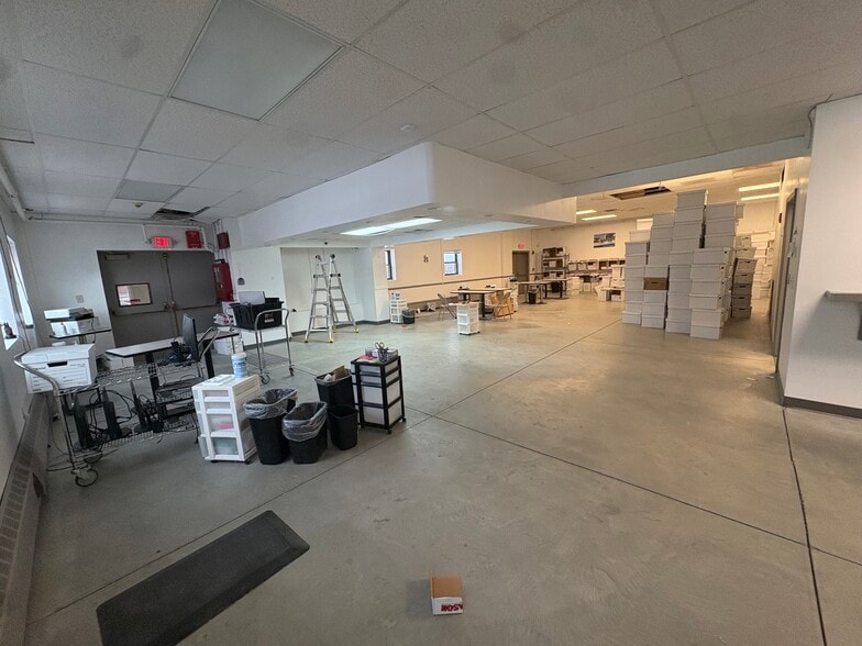 More Photos Of 35 W Brook St, Manchester Industrial For Sale