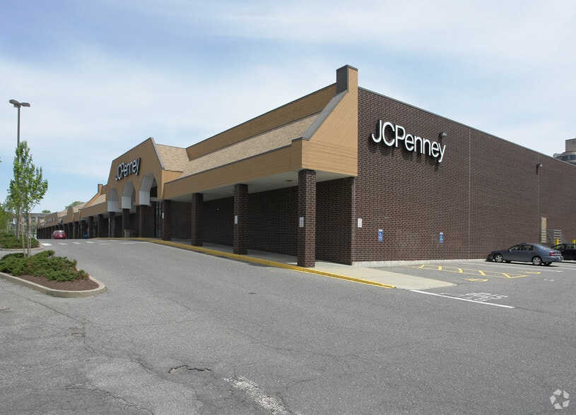 More Photos Of 211-215 High St, Torrington General Retail For Lease